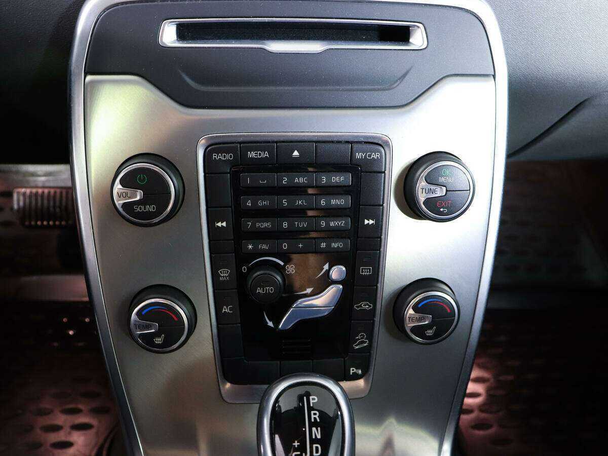 Volvo XC70 с пробегом — 2014 год. Фото: #16