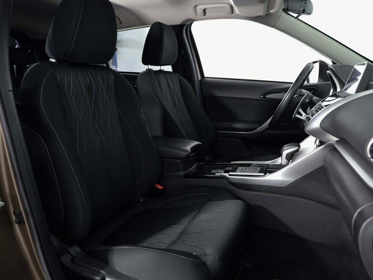 Mitsubishi Eclipse Cross с пробегом — 2019 год. Фото: #11