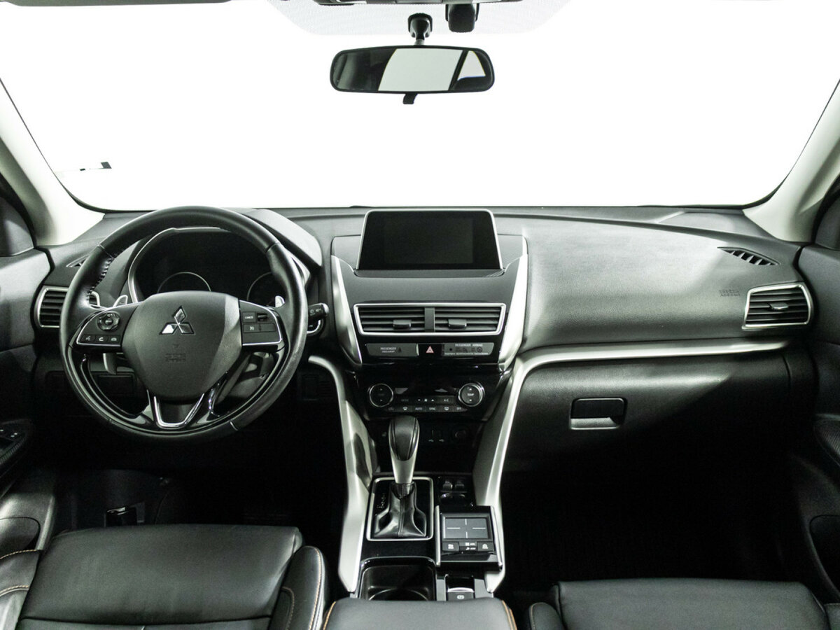 Mitsubishi Eclipse Cross с пробегом — 2018 год. Фото: #12