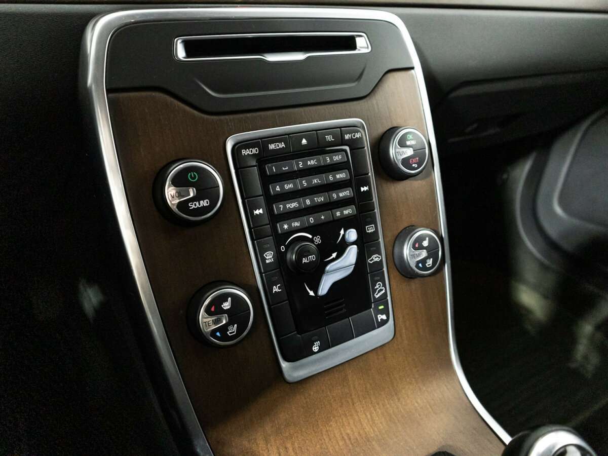 Volvo XC70 с пробегом — 2014 год. Фото: #18