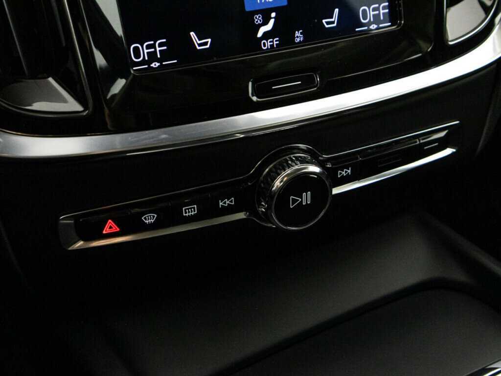 Volvo V60 с пробегом — 2018 год. Фото: #17