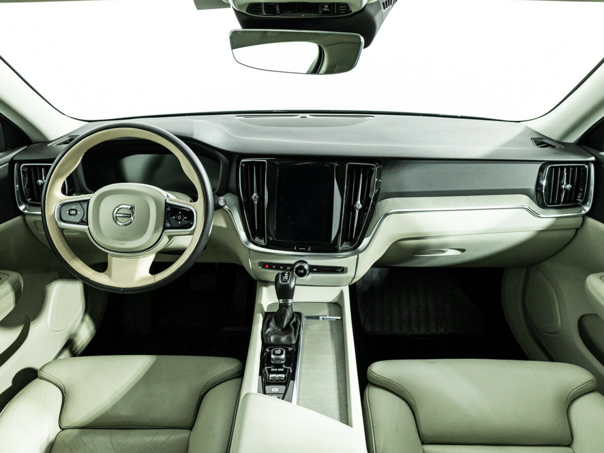Volvo V60 с пробегом — 2018 год. Фото: #12