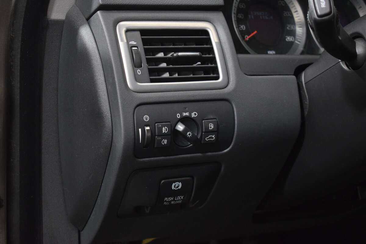 Volvo XC70 с пробегом — 2012 год. Фото: #17