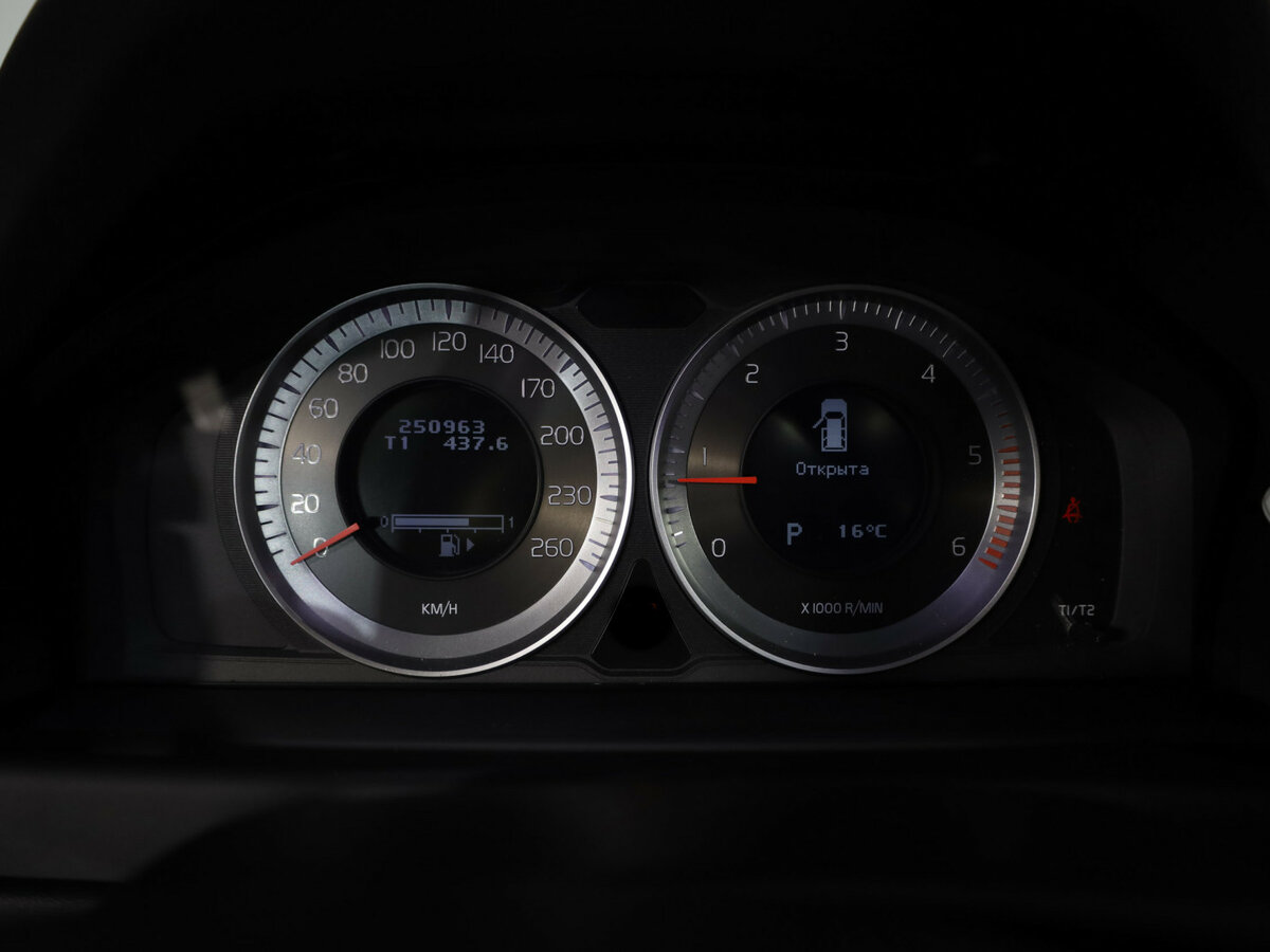 Volvo XC70 с пробегом — 2012 год. Фото: #17