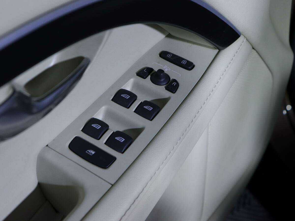 Volvo XC70 с пробегом — 2012 год. Фото: #12