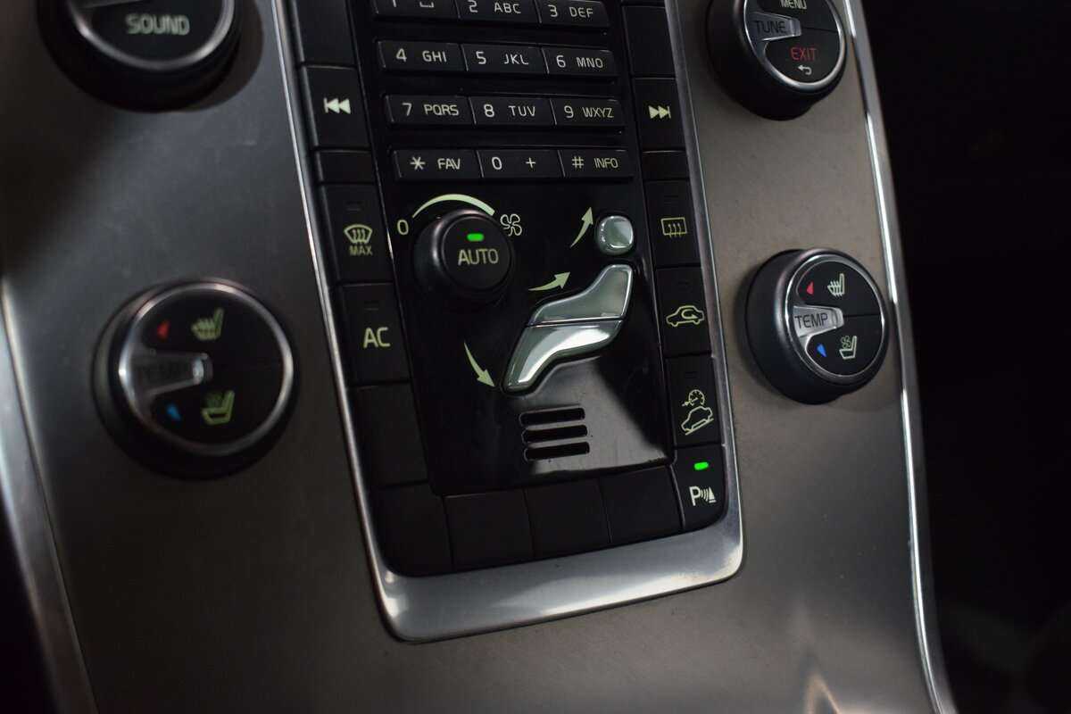 Volvo XC70 с пробегом — 2012 год. Фото: #24