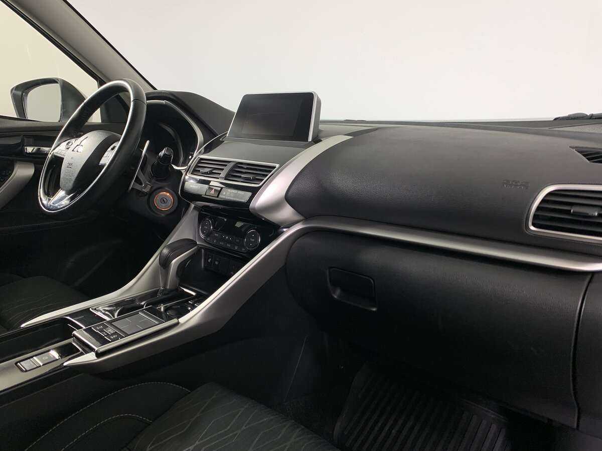 Mitsubishi Eclipse Cross с пробегом — 2018 год. Фото: #13