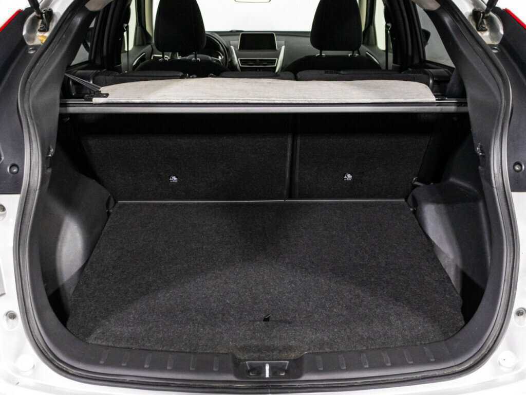 Mitsubishi Eclipse Cross с пробегом — 2018 год. Фото: #14