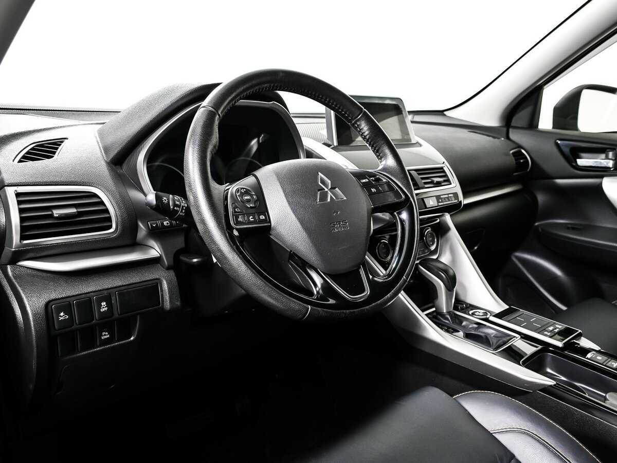 Mitsubishi Eclipse Cross с пробегом — 2018 год. Фото: #12