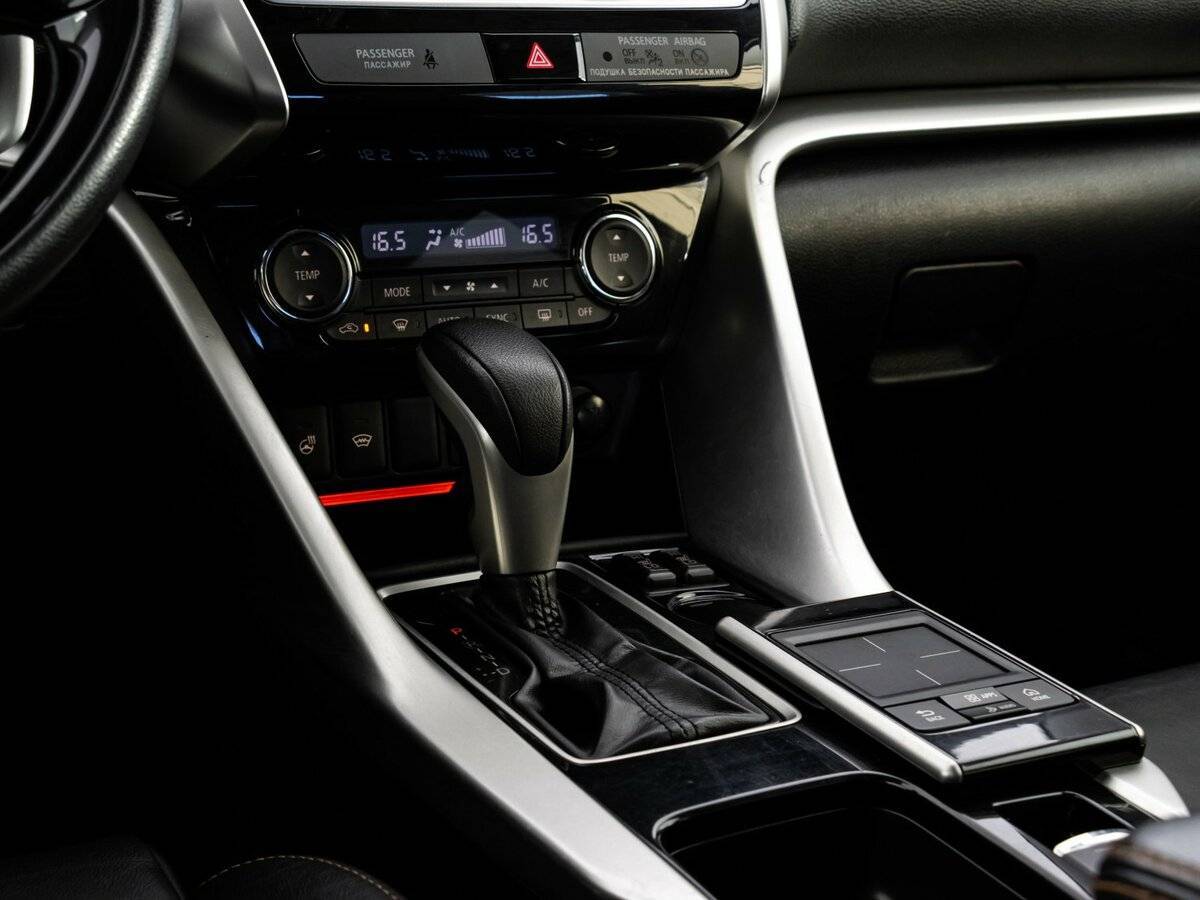 Mitsubishi Eclipse Cross с пробегом — 2018 год. Фото: #12