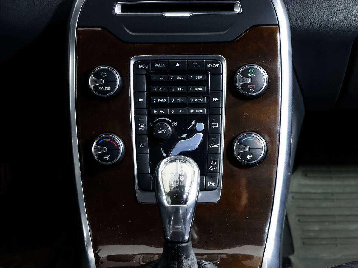 Volvo XC70 с пробегом — 2012 год. Фото: #12