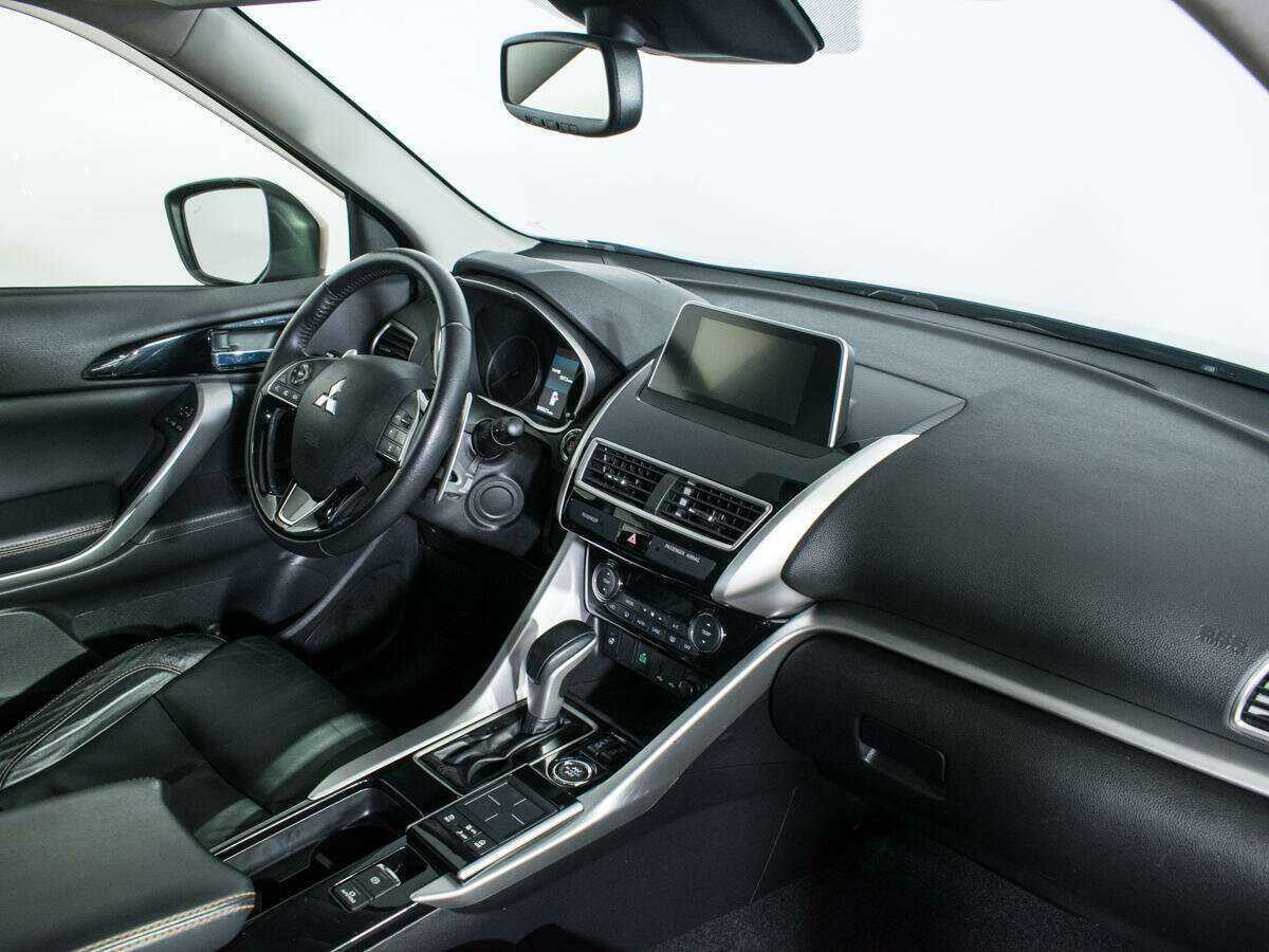 Mitsubishi Eclipse Cross с пробегом — 2018 год. Фото: #8