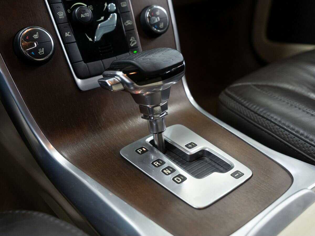 Volvo XC70 с пробегом — 2012 год. Фото: #12