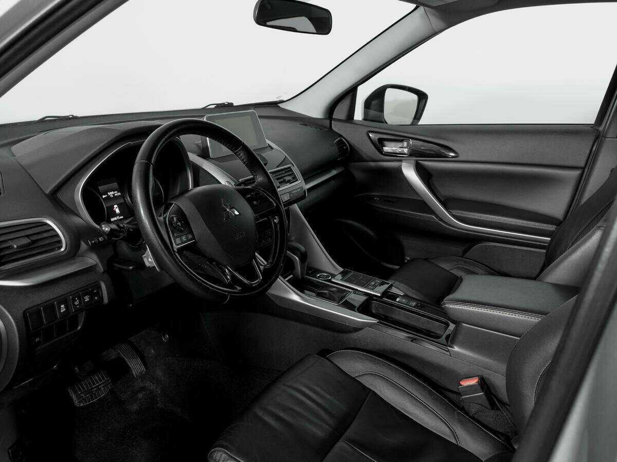 Mitsubishi Eclipse Cross с пробегом — 2019 год. Фото: #15