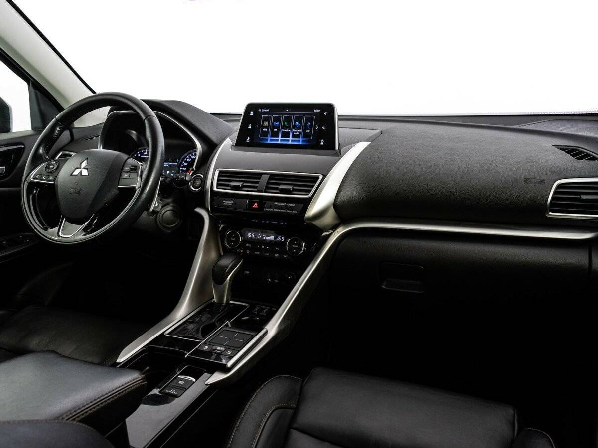 Mitsubishi Eclipse Cross с пробегом — 2018 год. Фото: #9