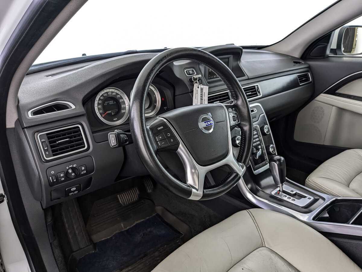 Volvo XC70 с пробегом — 2012 год. Фото: #10