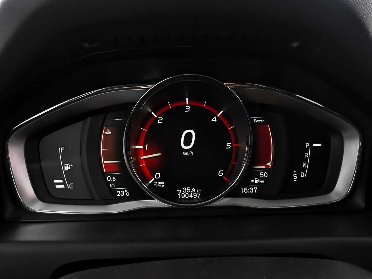 Volvo XC70 с пробегом — 2015 год. Фото: #15