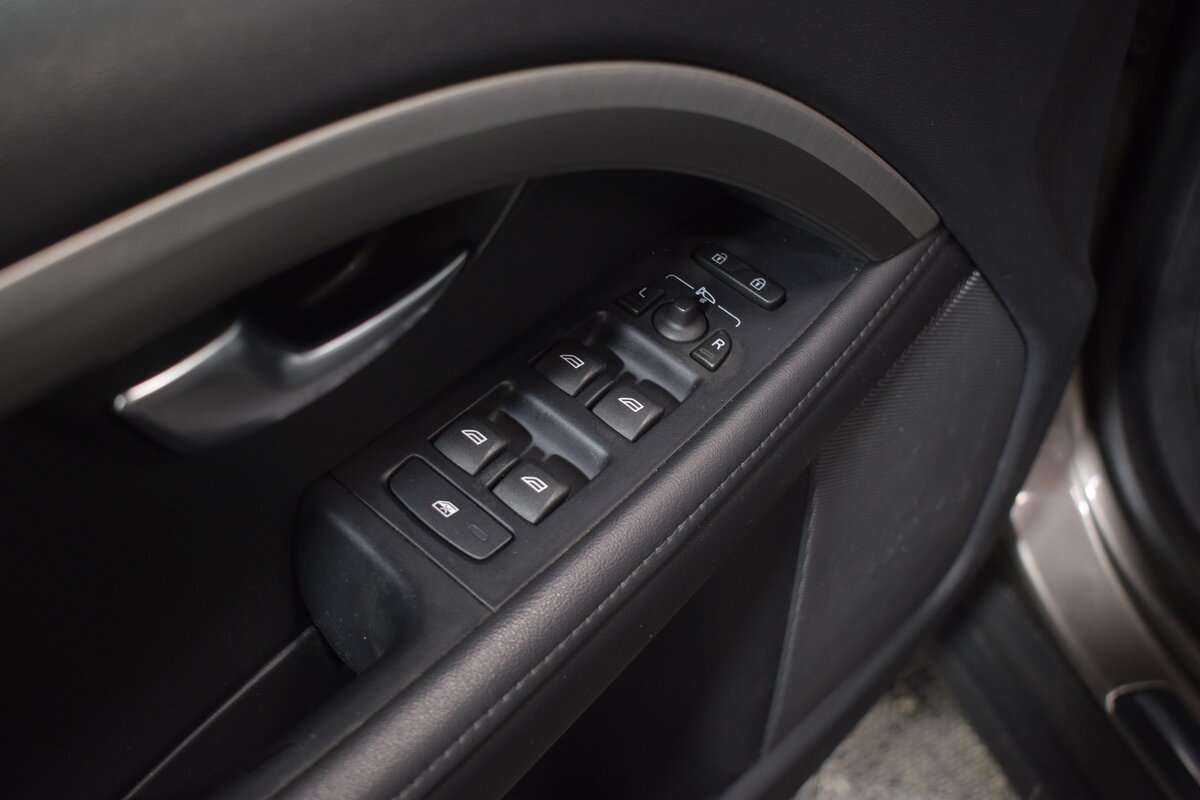 Volvo XC70 с пробегом — 2012 год. Фото: #16