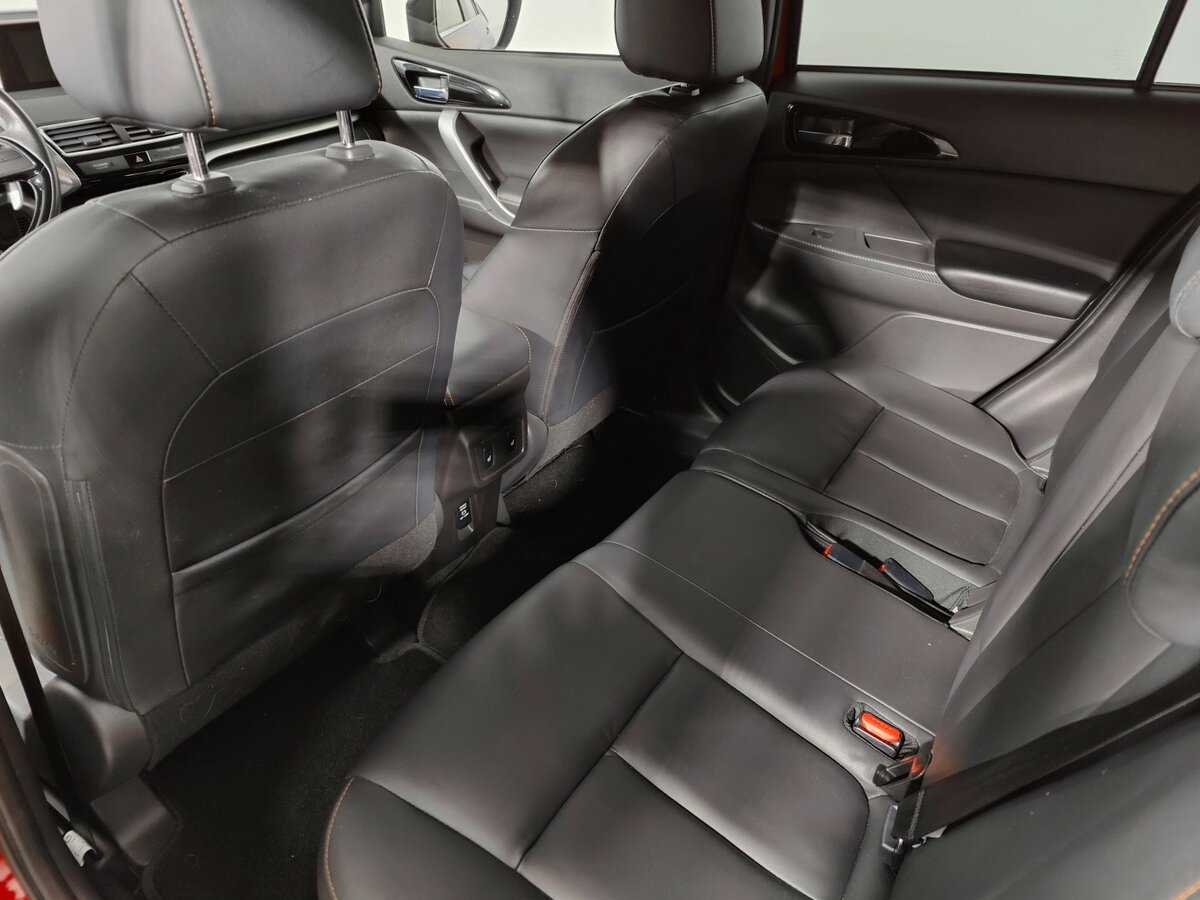 Mitsubishi Eclipse Cross с пробегом — 2018 год. Фото: #12