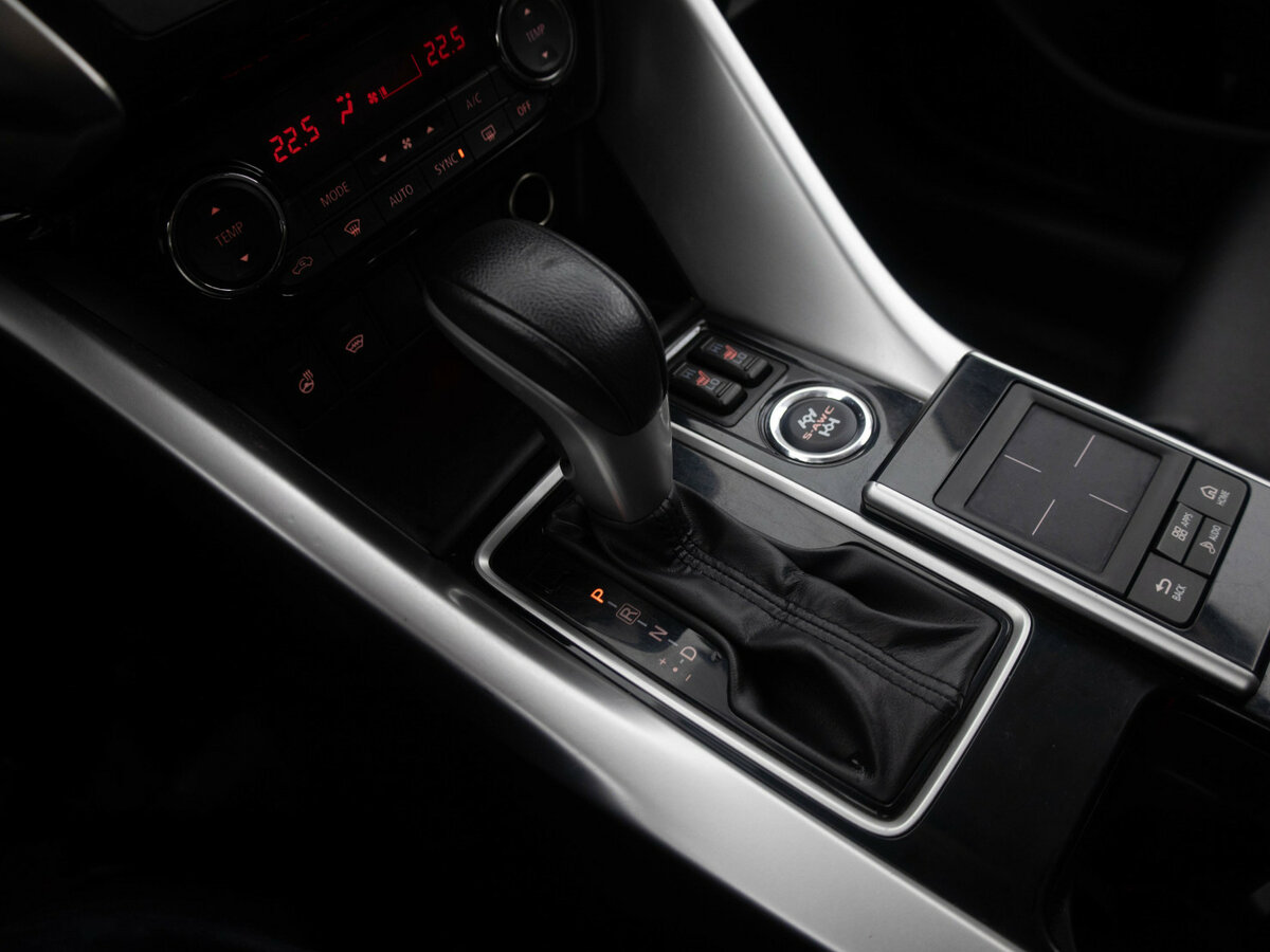 Mitsubishi Eclipse Cross с пробегом — 2019 год. Фото: #12