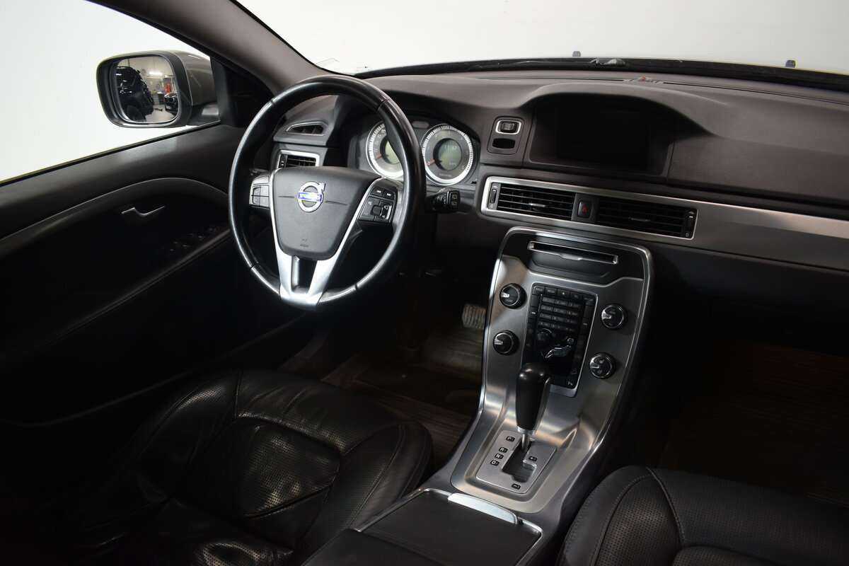 Volvo XC70 с пробегом — 2012 год. Фото: #10