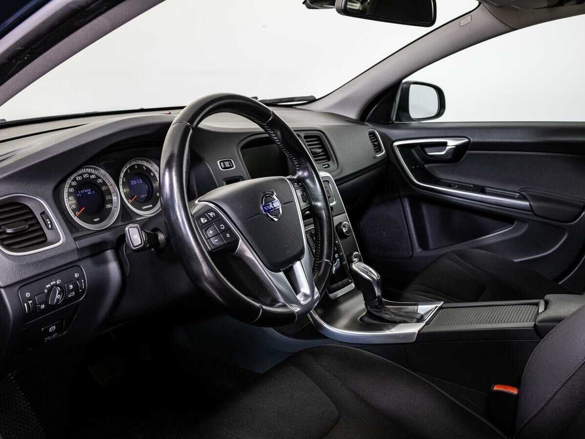 Volvo V60 с пробегом — 2012 год. Фото: #10