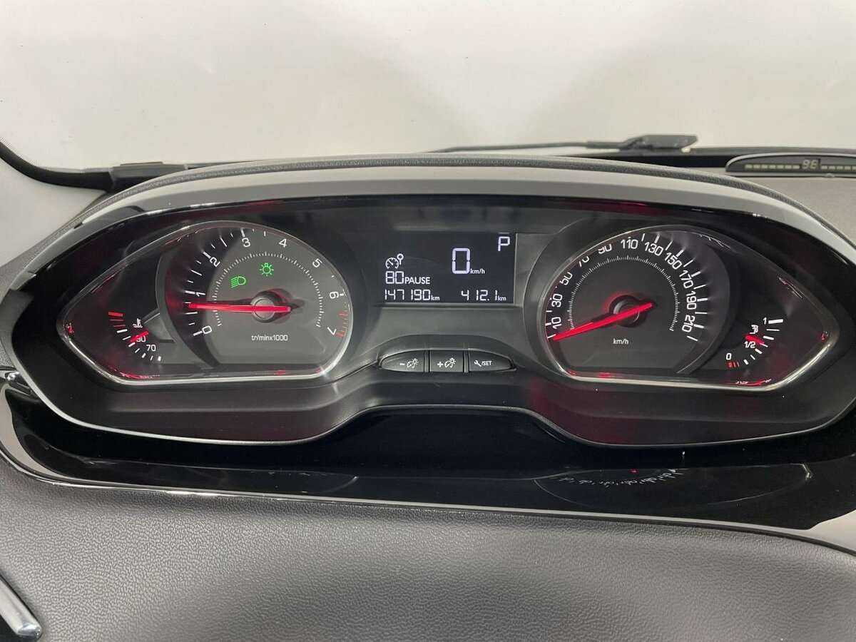 Peugeot 208 с пробегом — 2014 год. Фото: #10