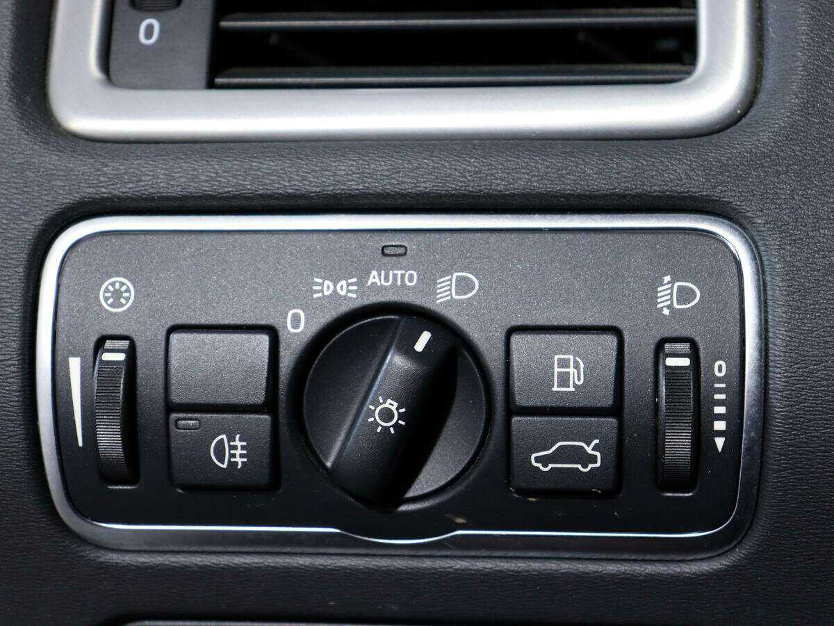 Volvo XC70 с пробегом — 2014 год. Фото: #13