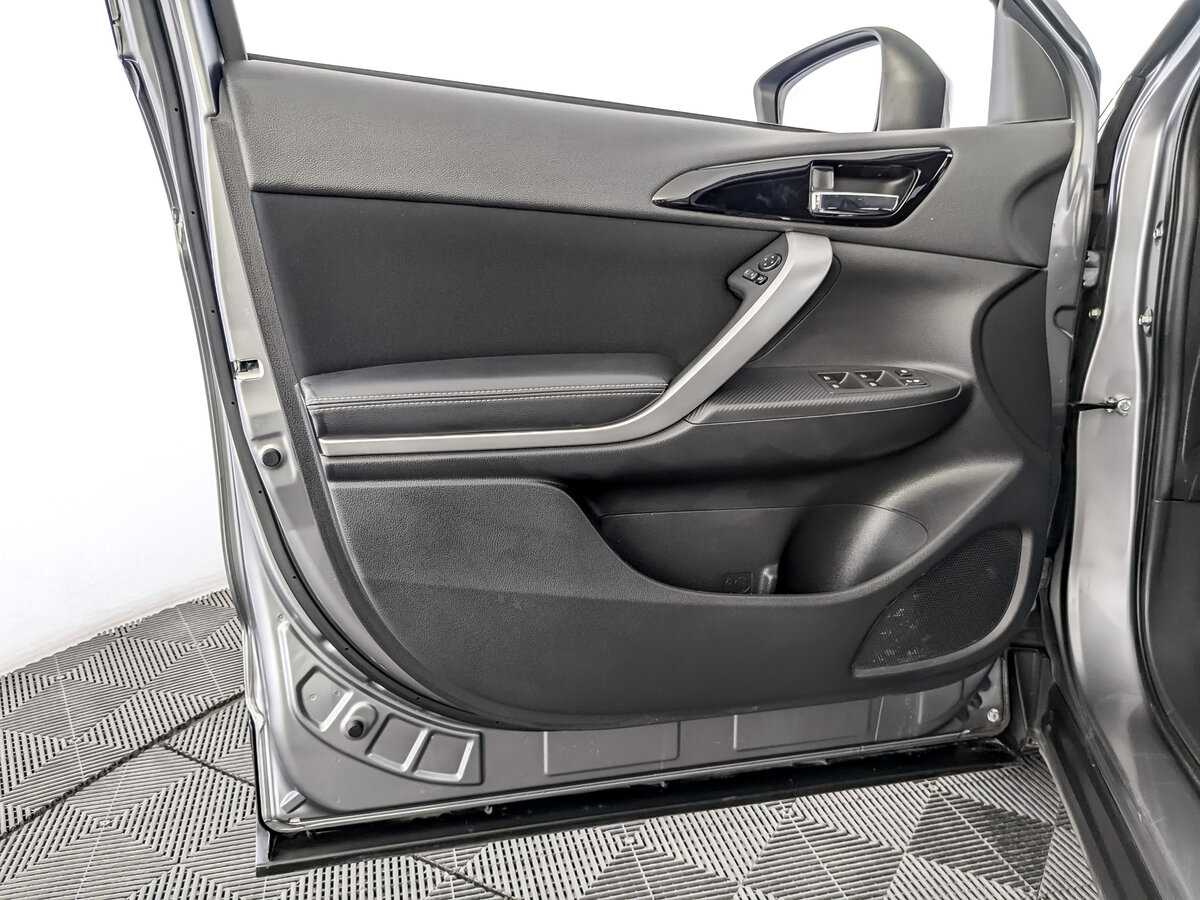 Mitsubishi Eclipse Cross с пробегом — 2019 год. Фото: #16