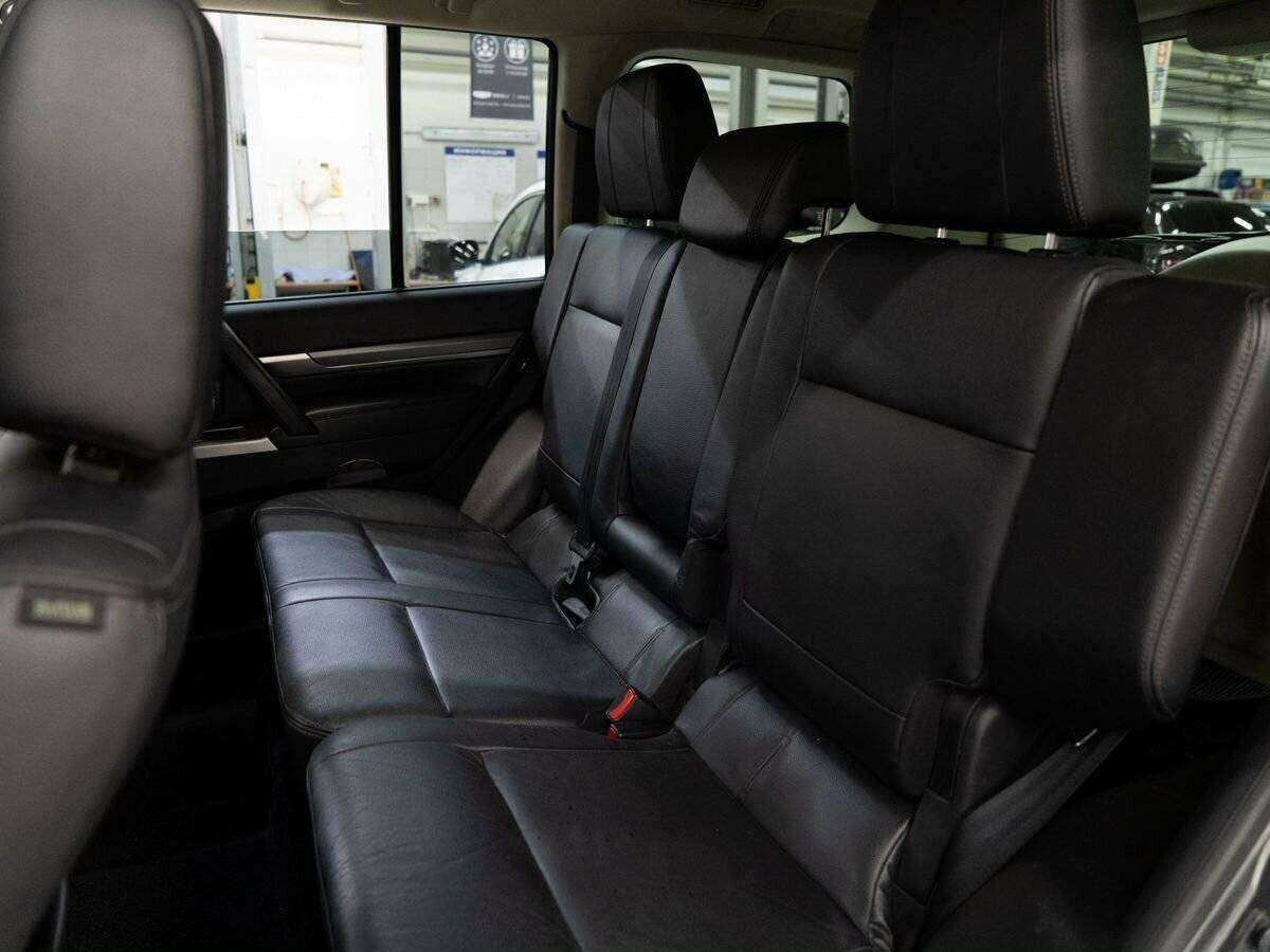 Mitsubishi Pajero с пробегом — 2014 год. Фото: #5