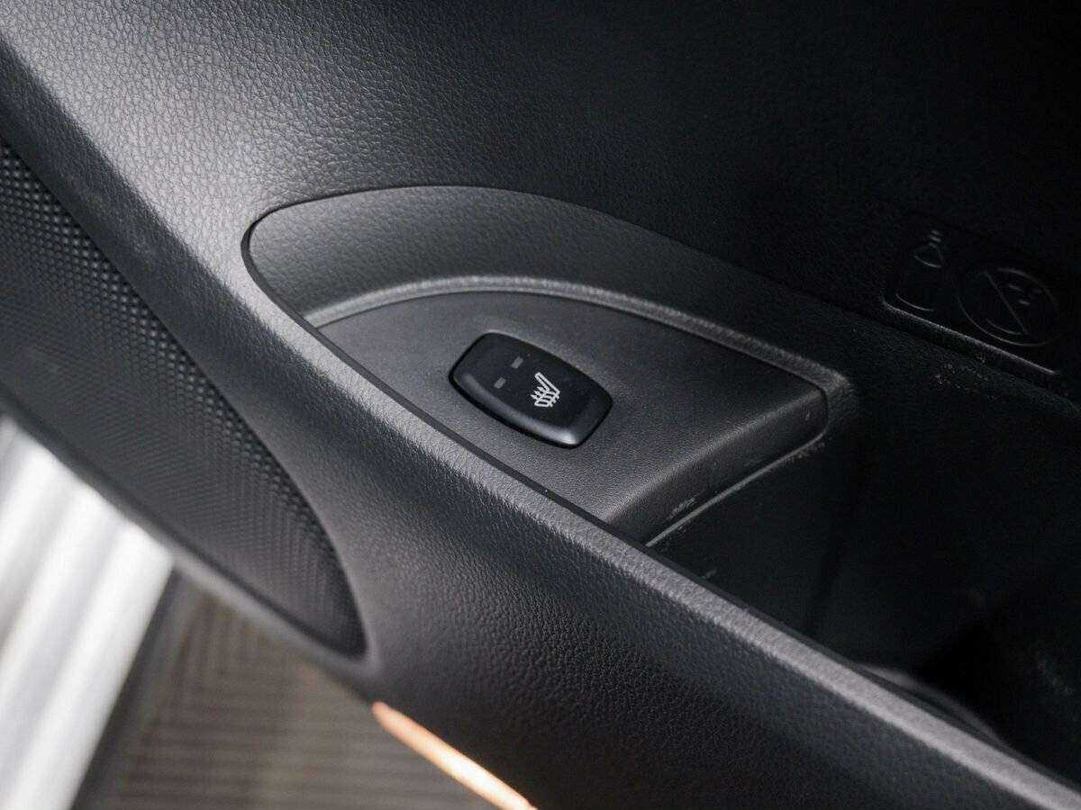 Mitsubishi Pajero Sport с пробегом — 2018 год. Фото: #15