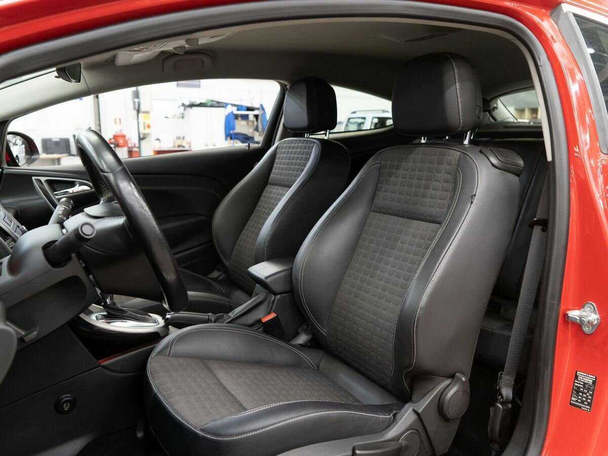 Opel Astra с пробегом — 2012 год. Фото: #5