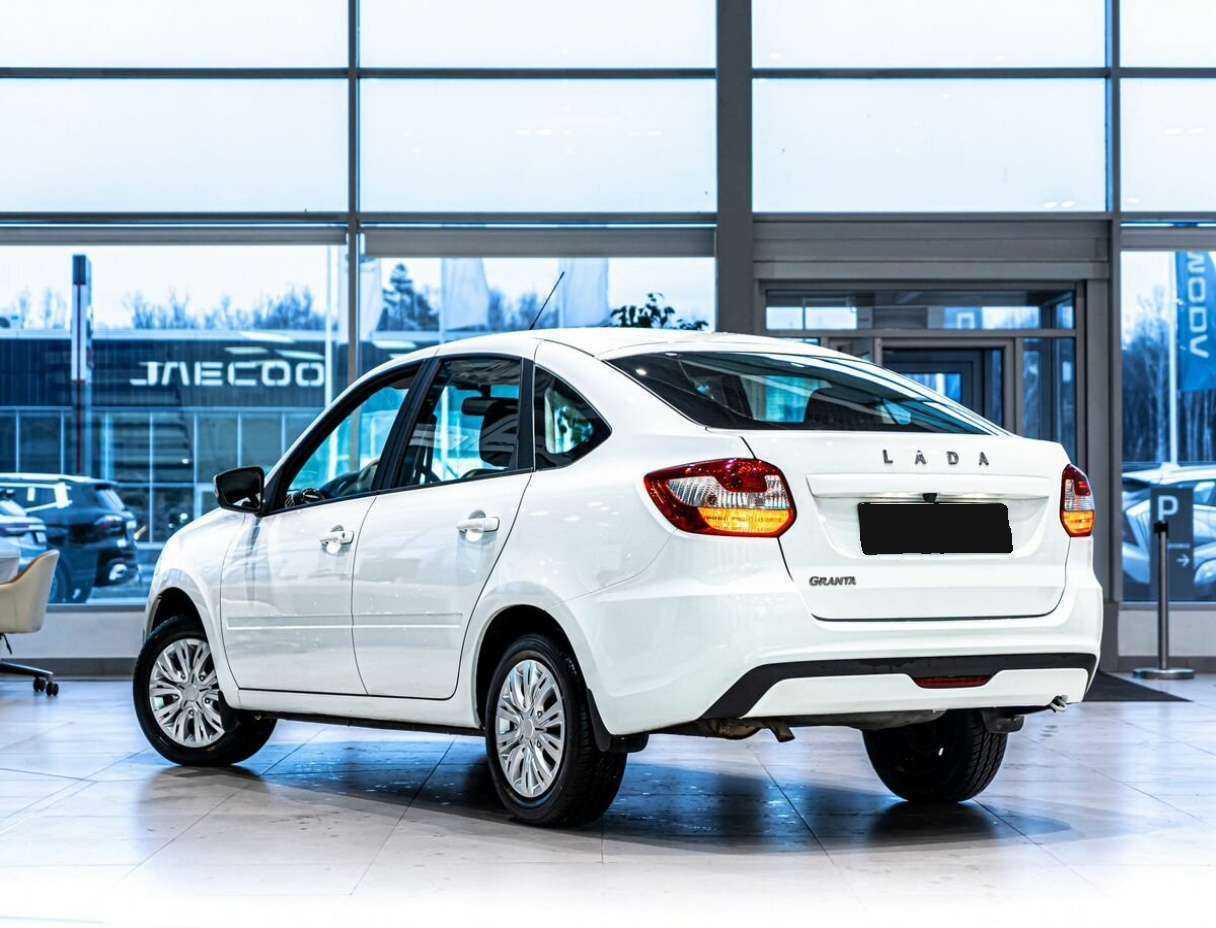 Lada (ВАЗ) Granta с пробегом — 2023 год. Фото: #3