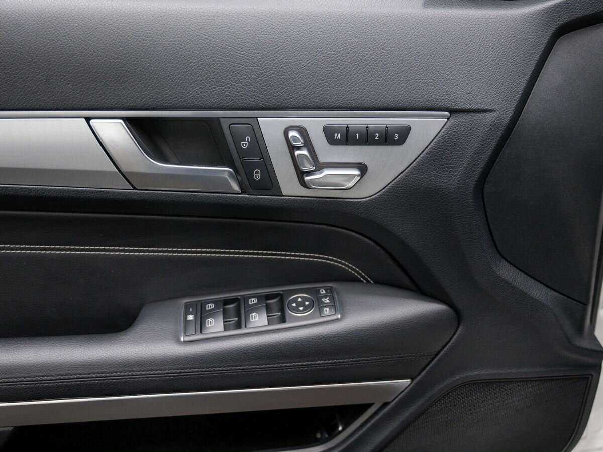 Mercedes-Benz E-Класс с пробегом — 2014 год. Фото: #14