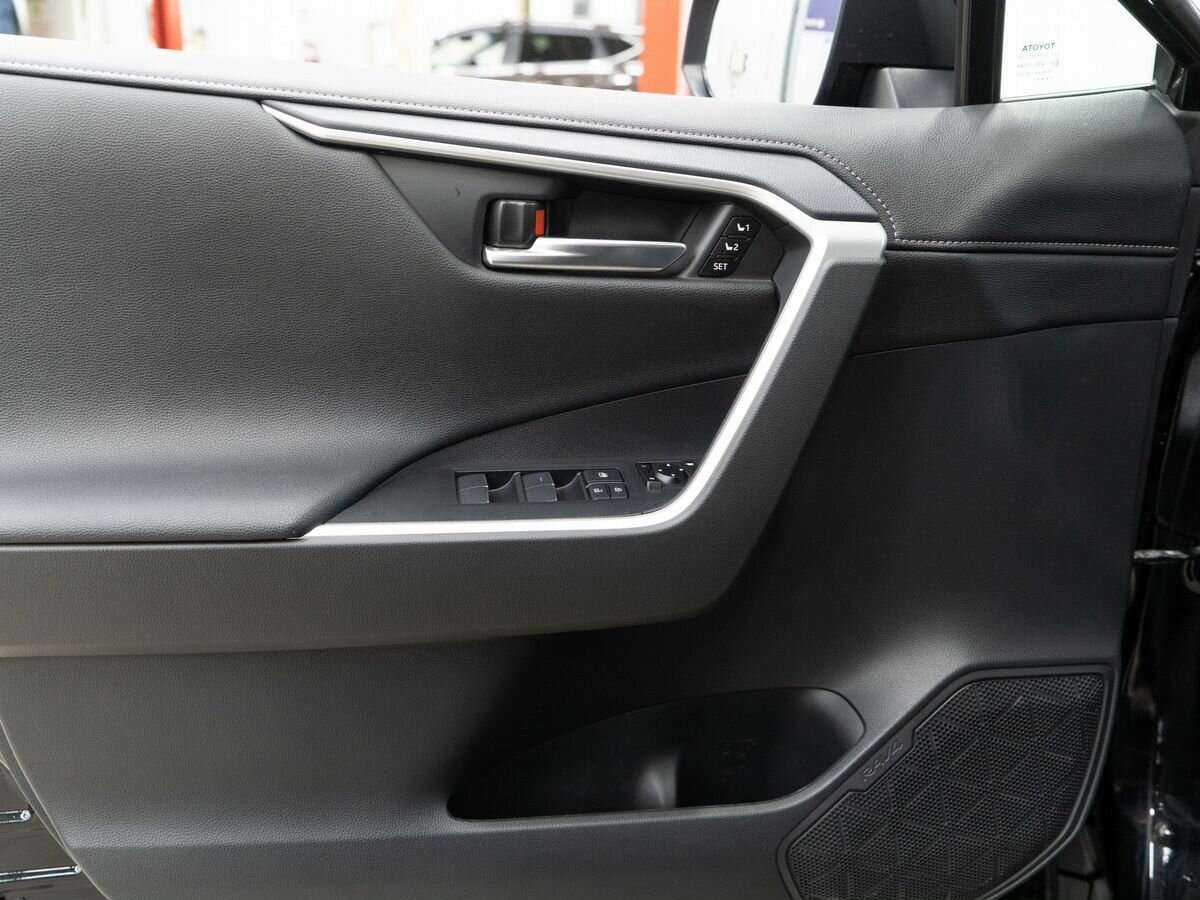 Toyota RAV4 с пробегом — 2020 год. Фото: #14