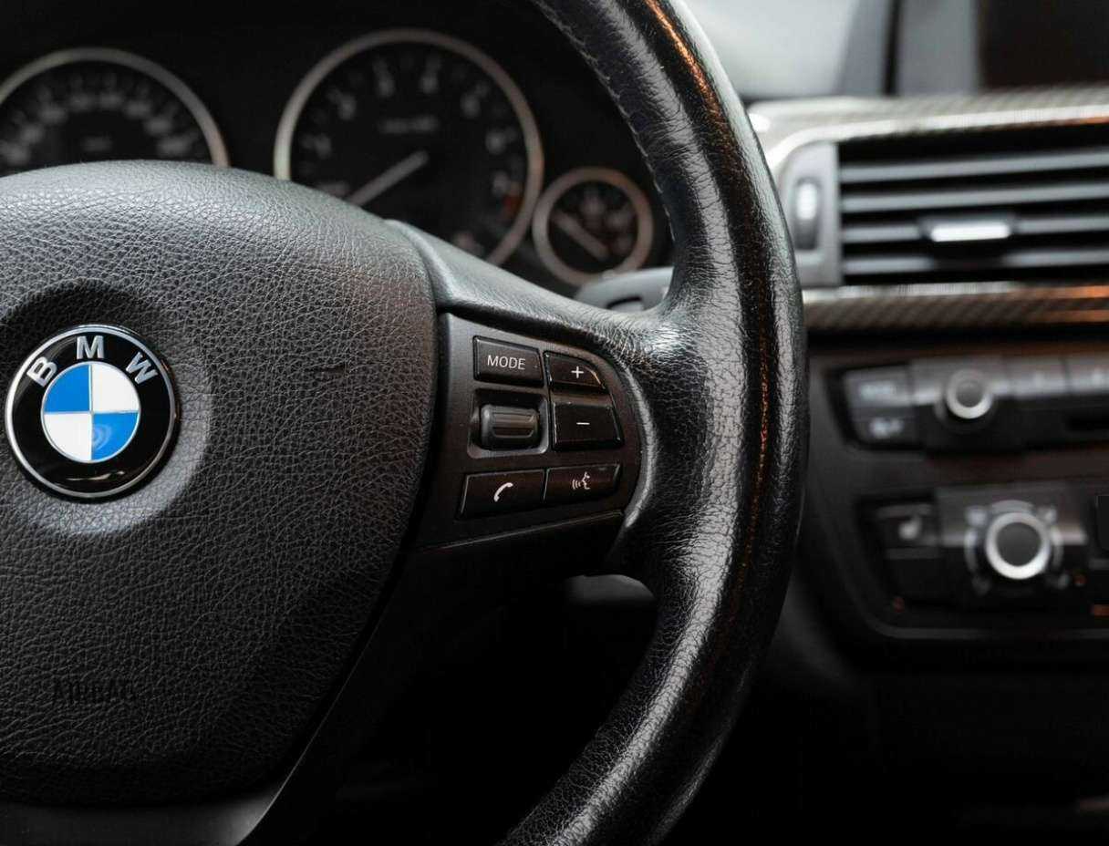 BMW 3 серии с пробегом — 2014 год. Фото: #13