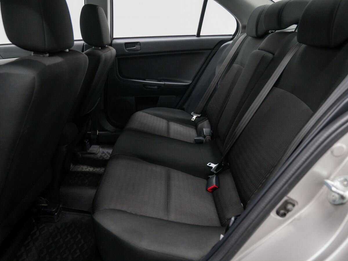 Mitsubishi Lancer с пробегом — 2012 год. Фото: #8