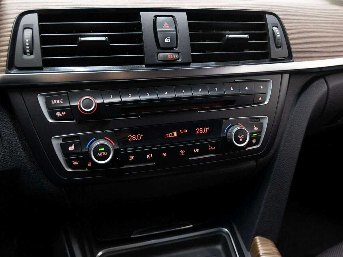 BMW 3 серии с пробегом — 2012 год. Фото: #15