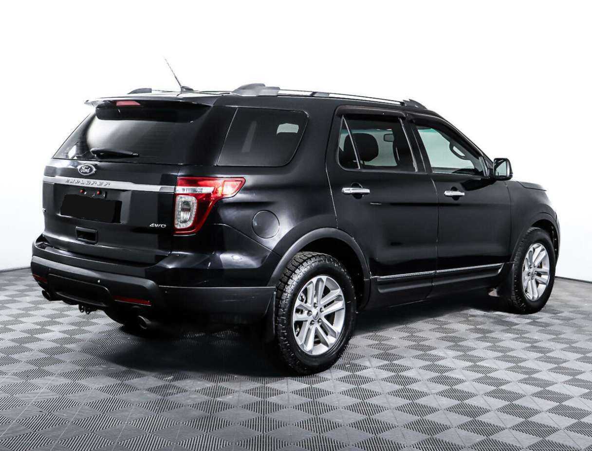 Ford Explorer с пробегом — 2013 год. Фото: #4
