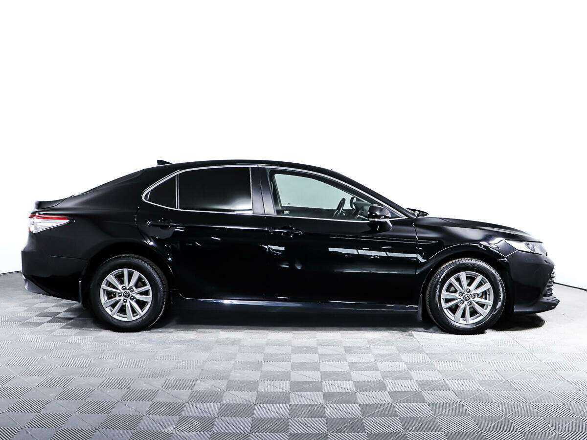 Toyota Camry с пробегом — 2020 год. Фото: #1