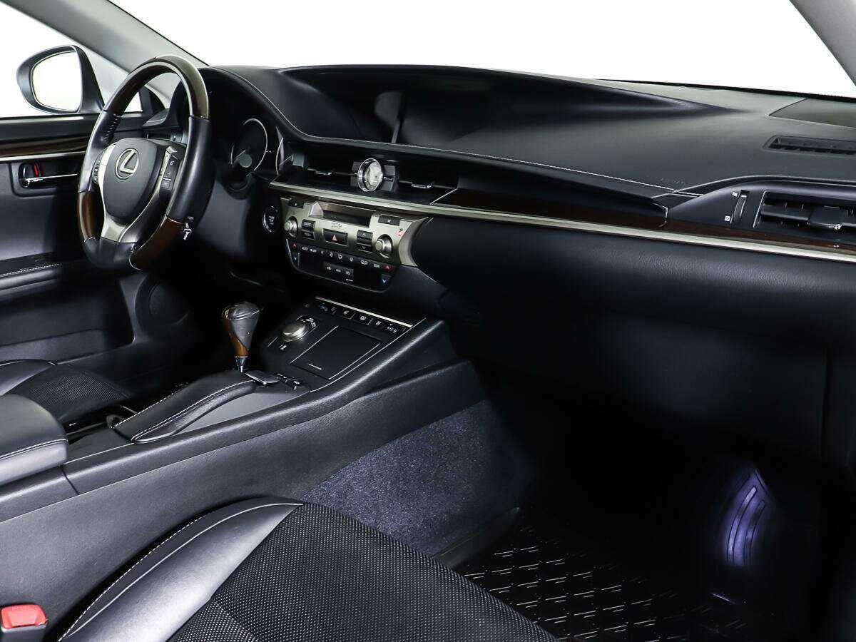 Lexus ES с пробегом — 2013 год. Фото: #8