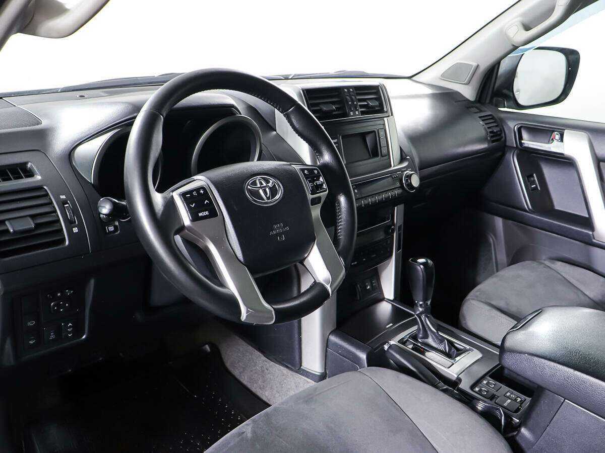 Toyota Land Cruiser Prado с пробегом — 2012 год. Фото: #12