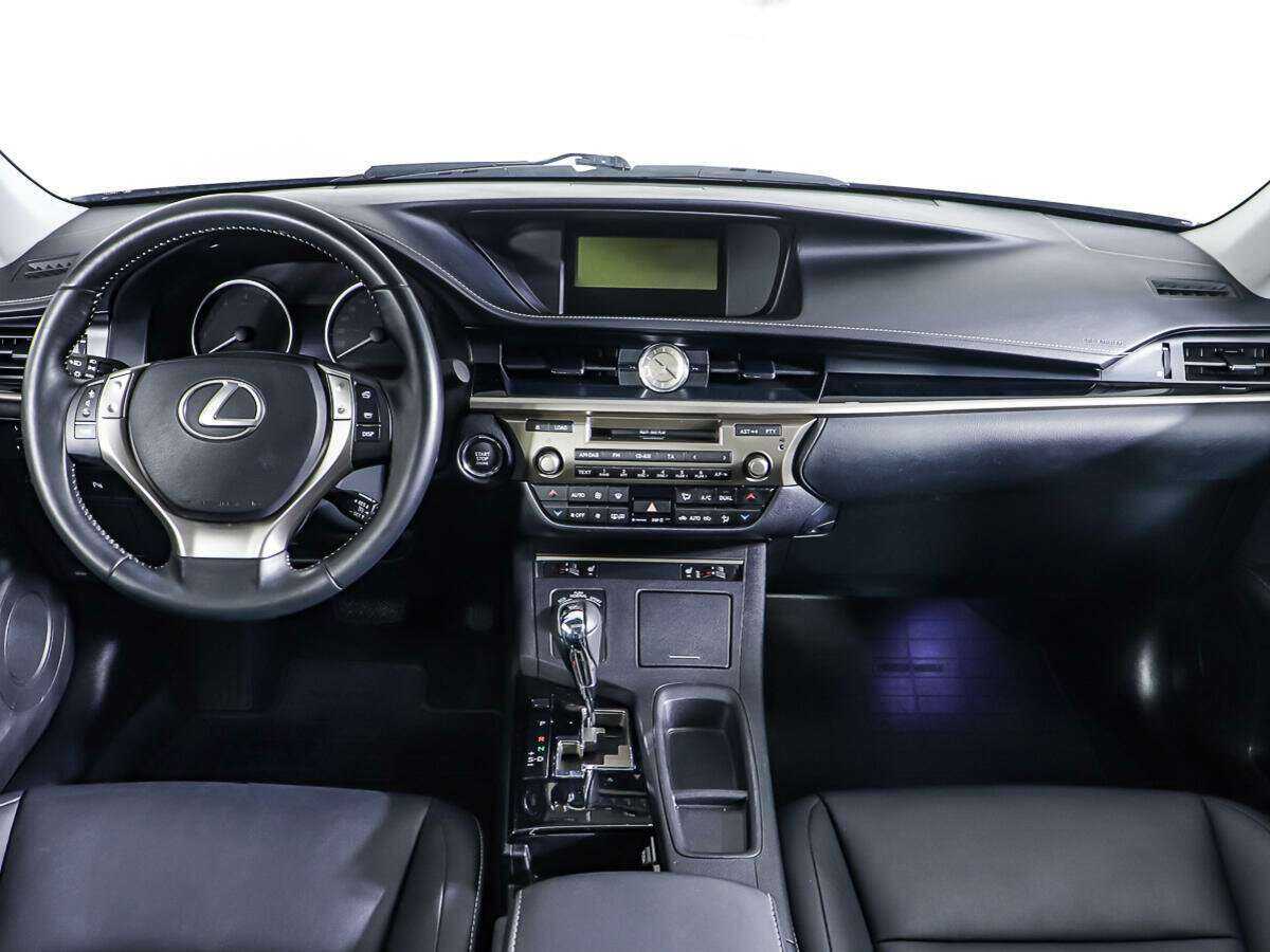 Lexus ES с пробегом — 2014 год. Фото: #9