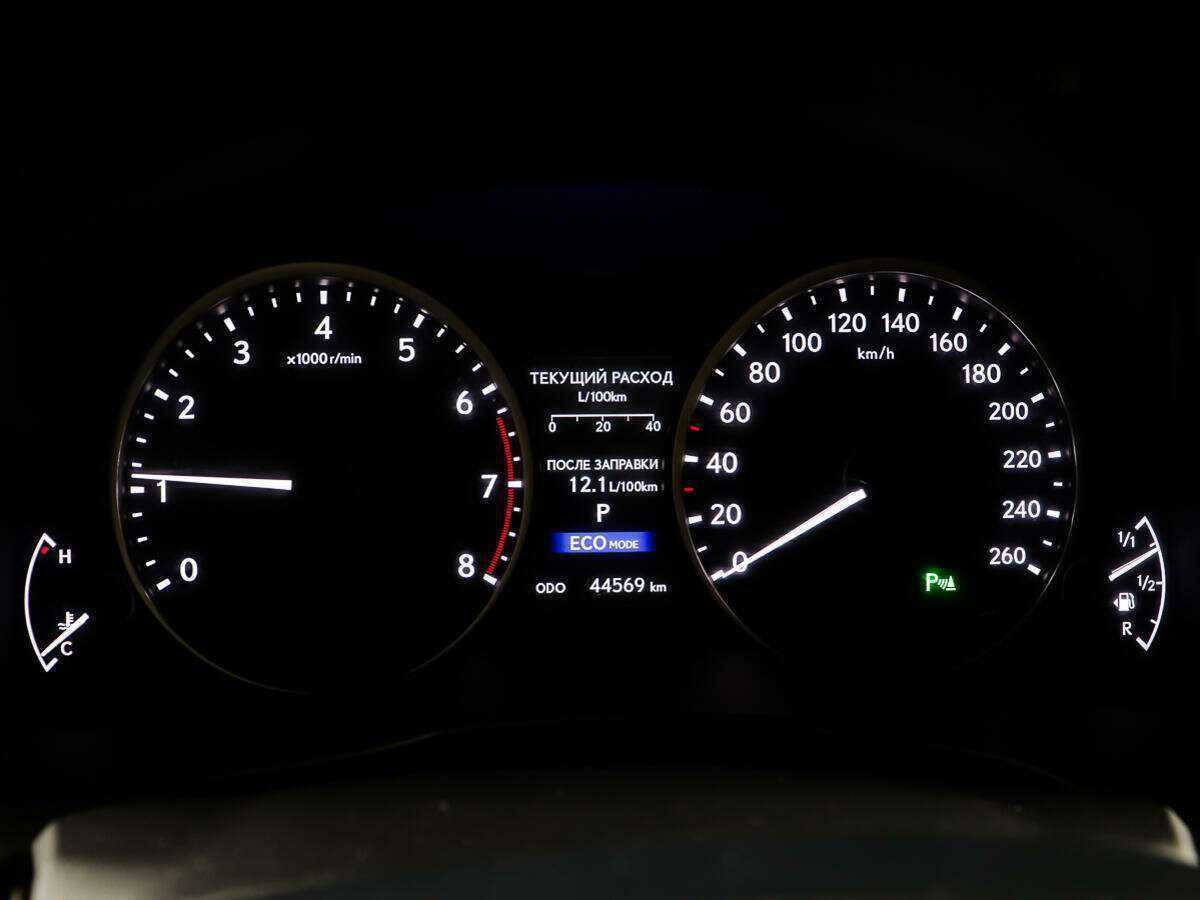 Lexus ES с пробегом — 2014 год. Фото: #12