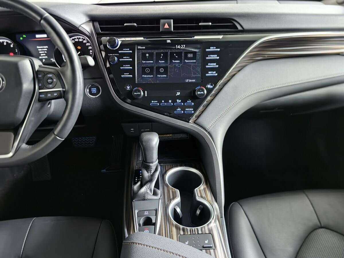 Toyota Camry с пробегом — 2020 год. Фото: #9