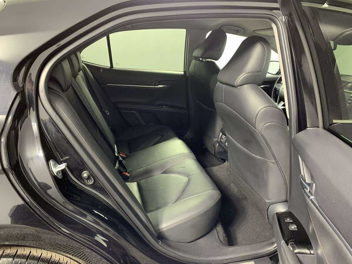 Toyota Camry с пробегом — 2019 год. Фото: #18