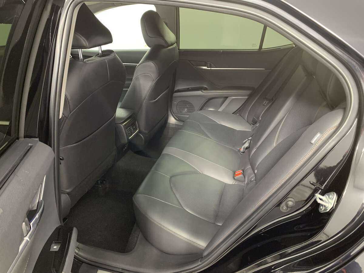 Toyota Camry с пробегом — 2020 год. Фото: #8