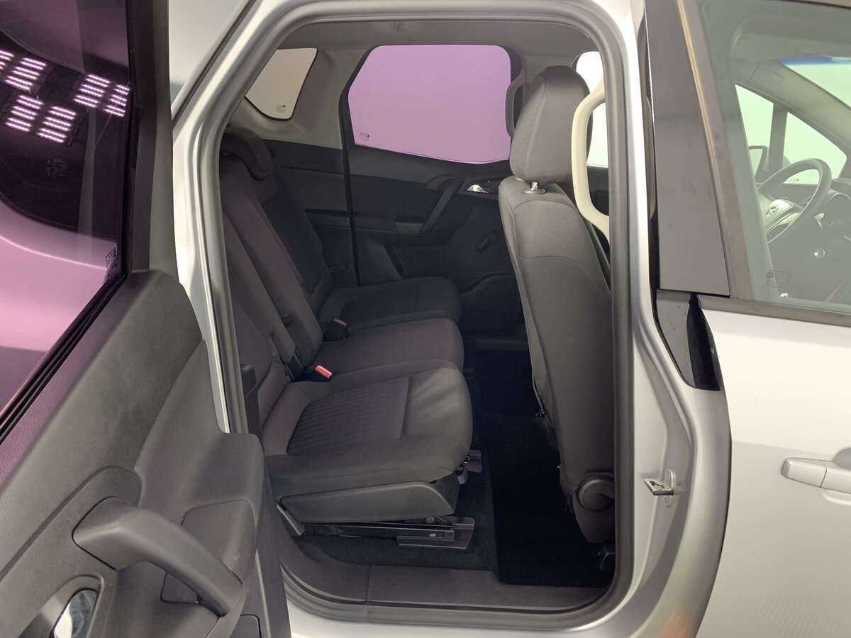 Opel Meriva с пробегом — 2013 год. Фото: #17