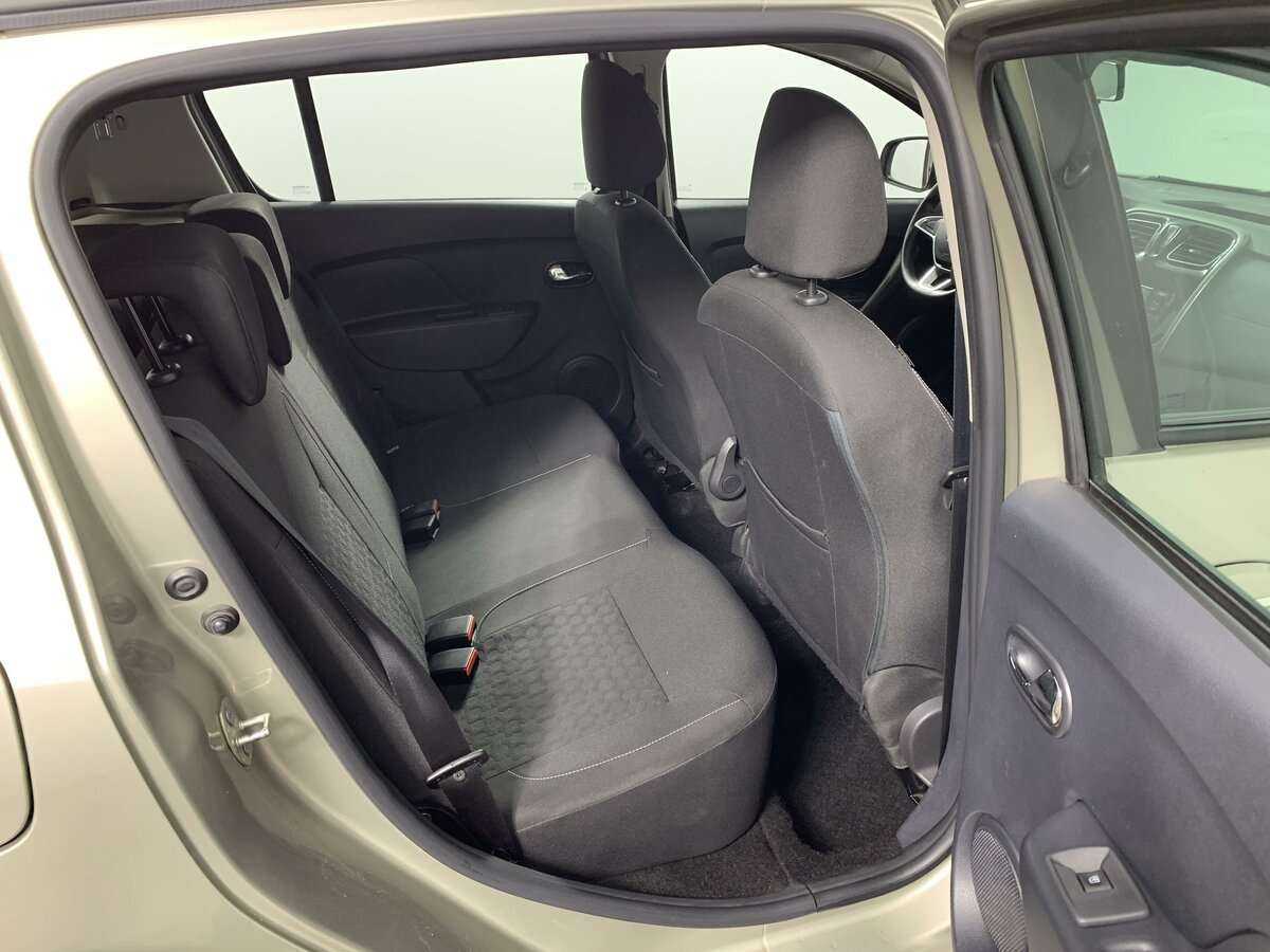 Renault Sandero с пробегом — 2019 год. Фото: #16