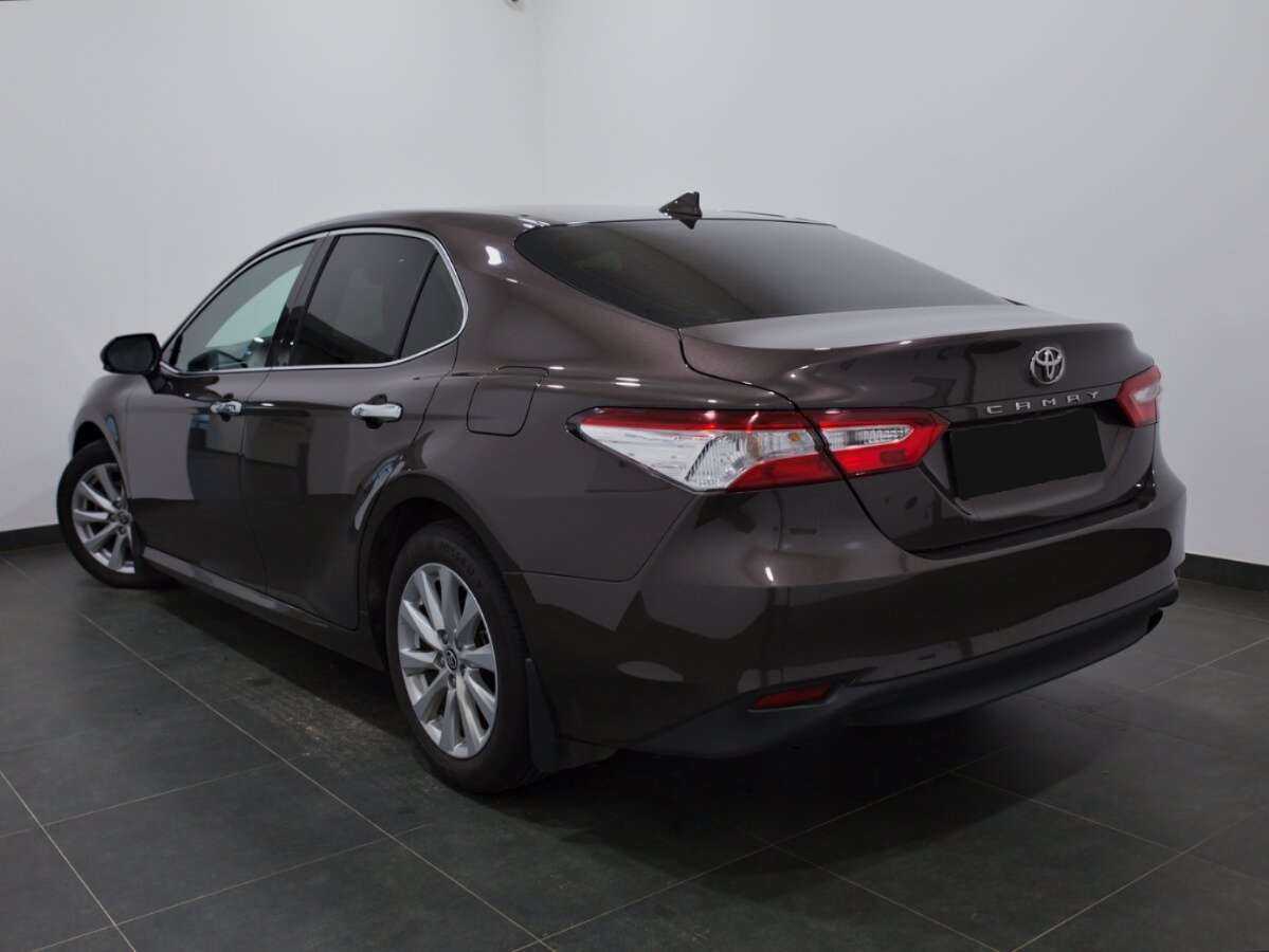 Toyota Camry с пробегом — 2020 год. Фото: #2